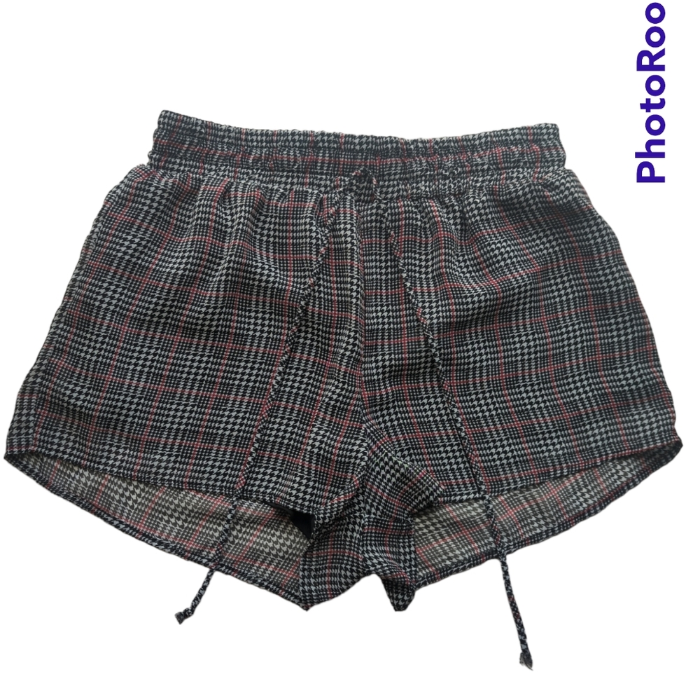 Charlotte Russe Pull-on Shorts Size M